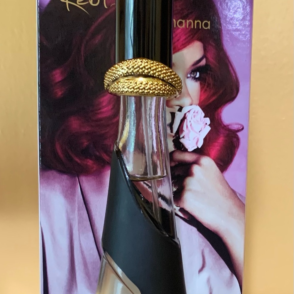 Rihanna Reb’l Fleur